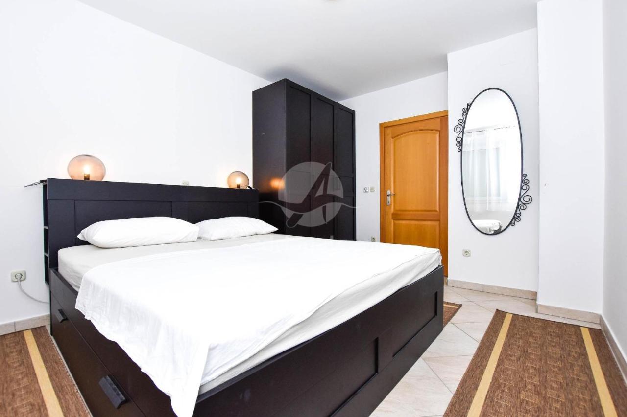 Apartment Jaspis Biograd Na Moru Bagian luar foto