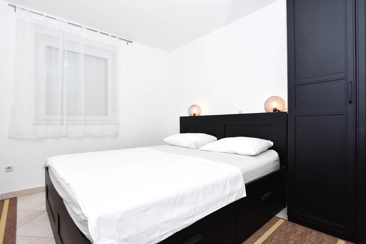 Apartment Jaspis Biograd Na Moru Bagian luar foto