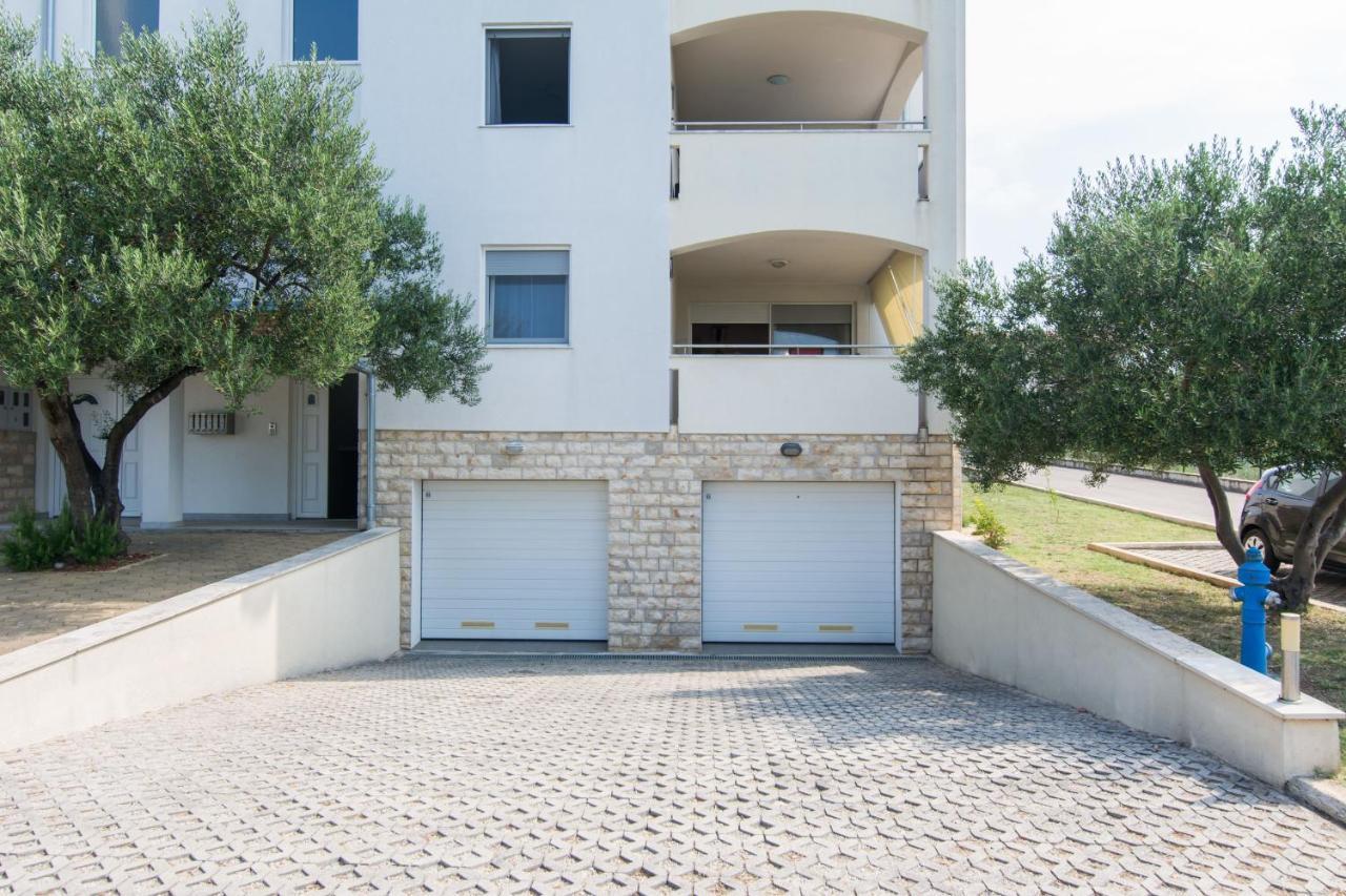 Apartment Jaspis Biograd Na Moru Bagian luar foto